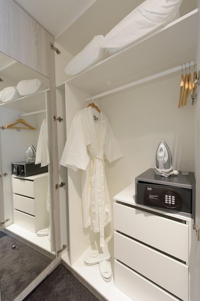 Deluxe Twin Room photo 3