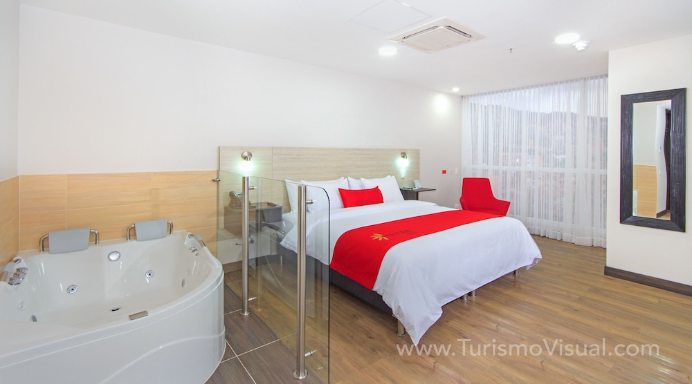 Superior Room, 1 King Bed, Jetted Tub, City View photo 1