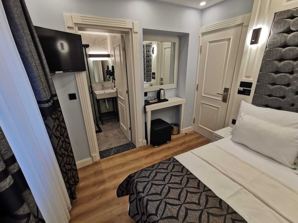 Economy Double Room photo 3
