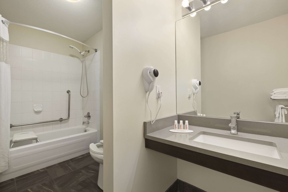 Standard Room, 2 Queen Beds, Non Smoking (Efficiency) - Photo 6