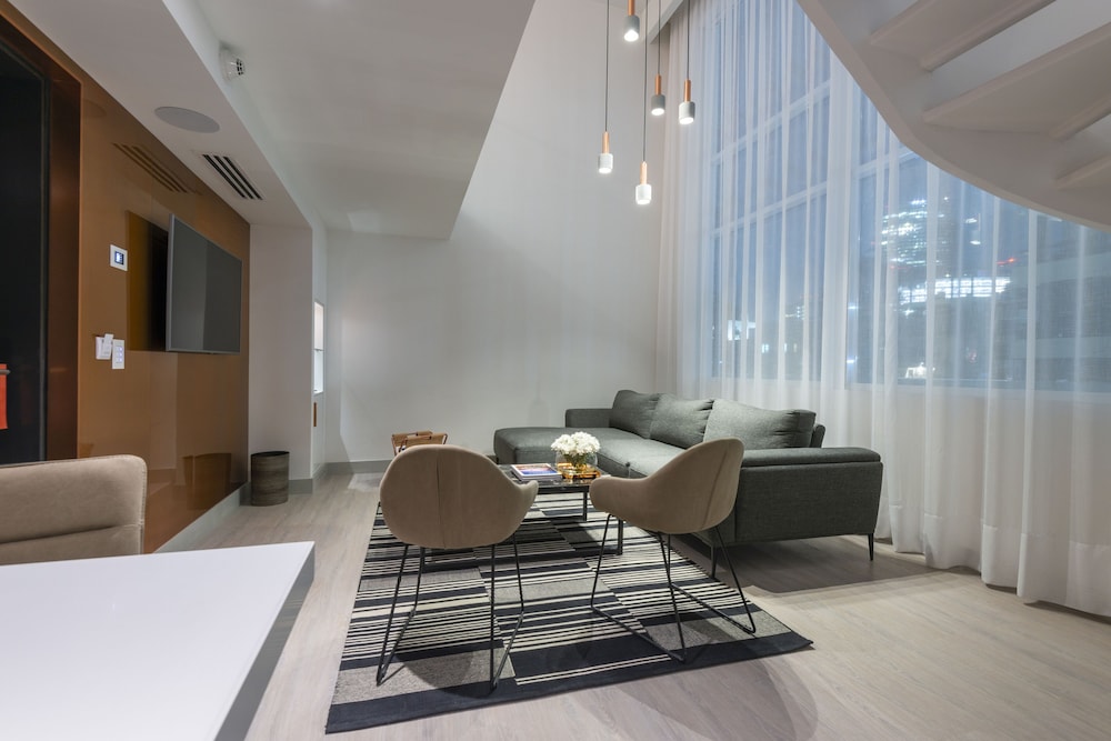 Penthouse - Photo 16