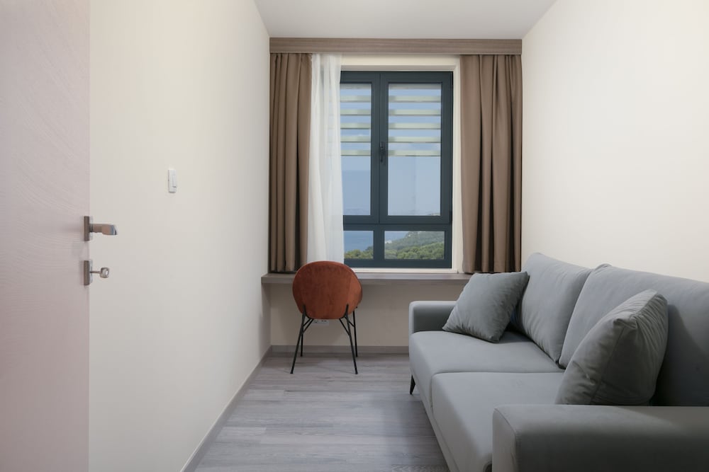 Penthouse Suite with Terrace and Sea View photo 3