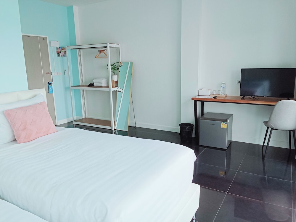 Deluxe Studio, 2 Double Beds, Balcony, City View