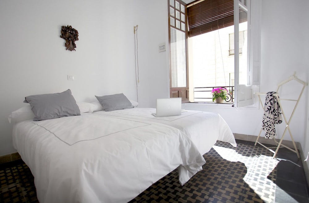 Twin Room, Shared Bathroom