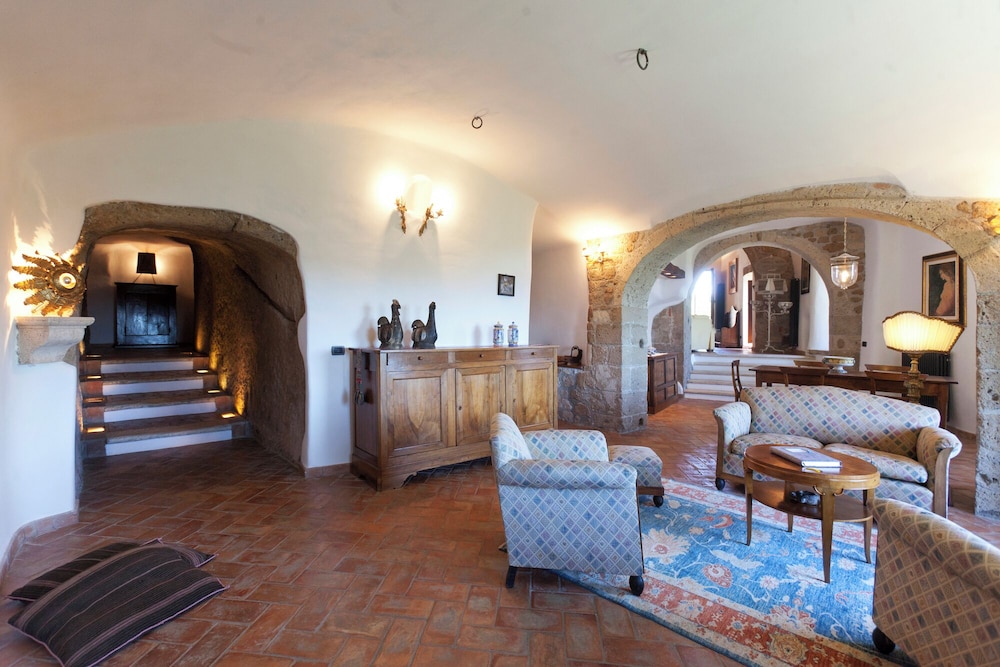Grand Suite, Multiple Beds, Jetted Tub, Valley View (100-300 meters from check-in location) photo 1
