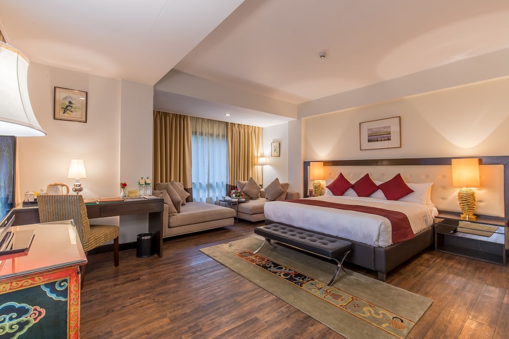 Junior Room, 1 King Bed