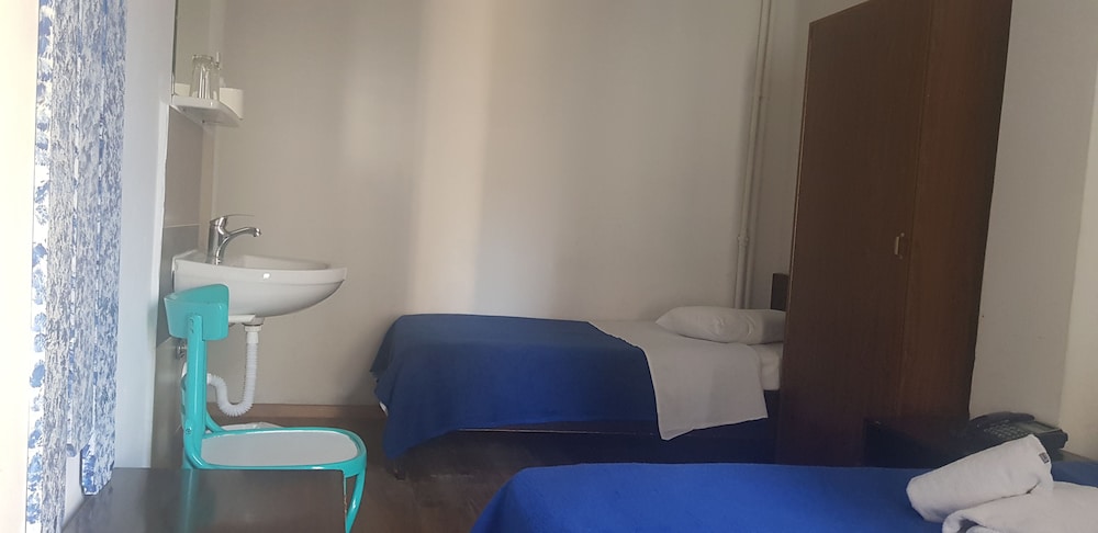 House (3 Bedrooms) photo 2