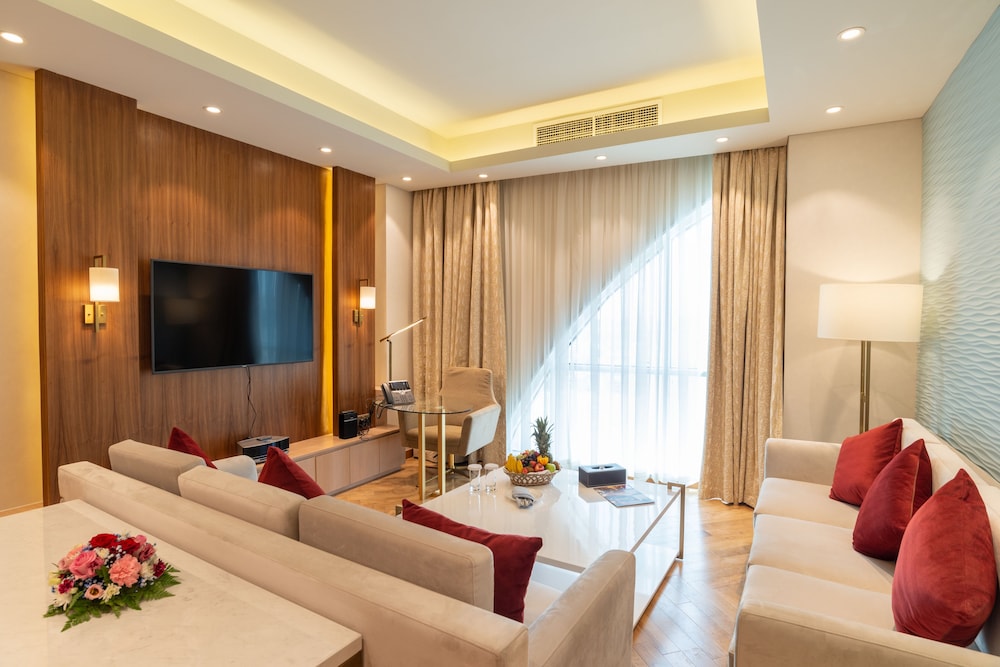 Diplomatic Suite - Photo 4