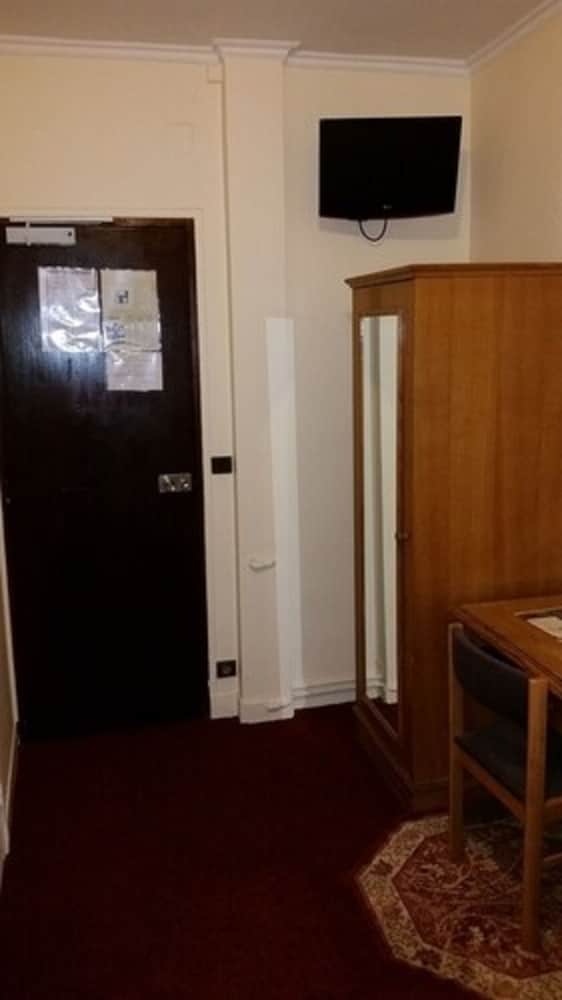 Standard Twin Room photo 3
