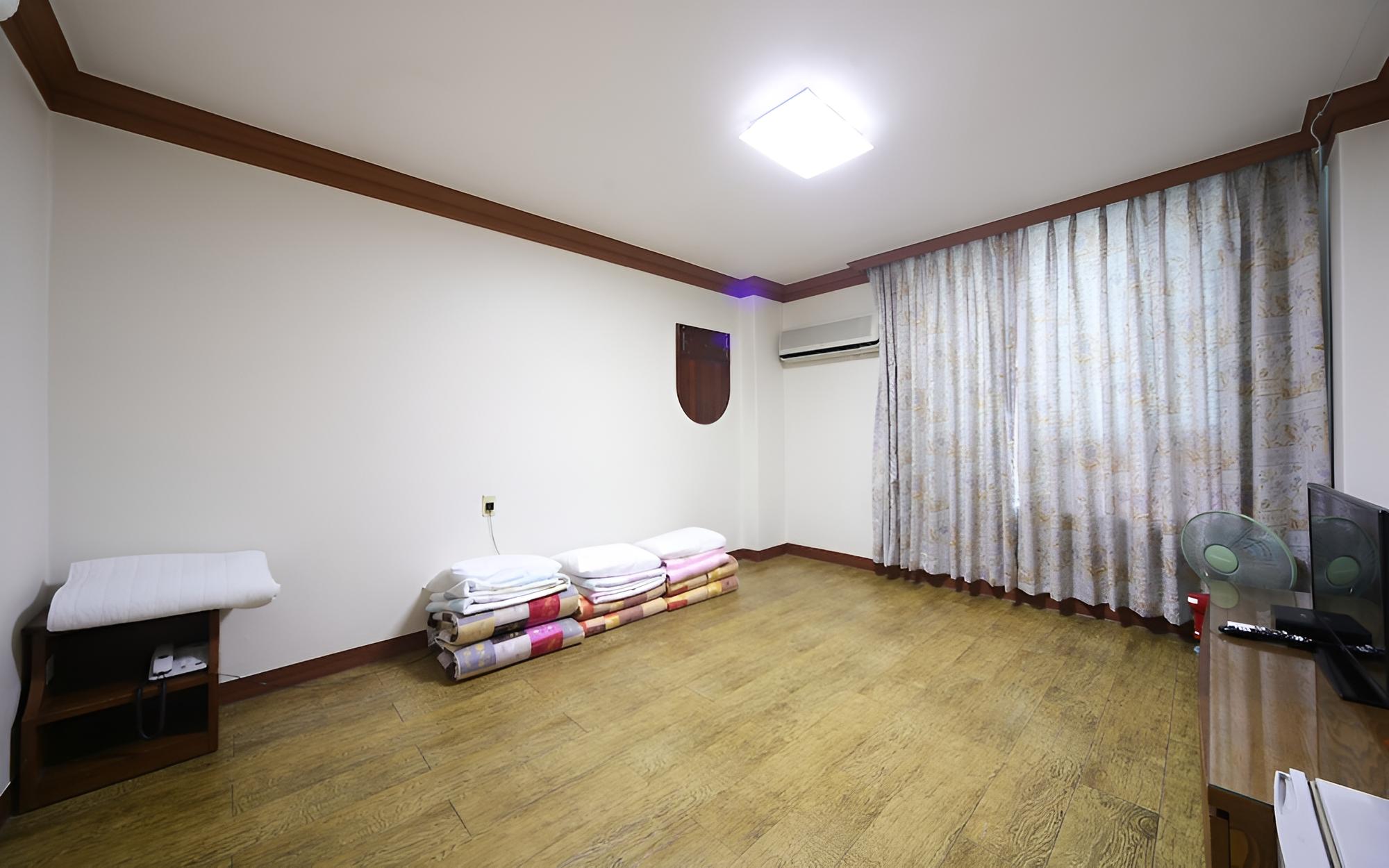 Room (Ondol Room) - Photo 1