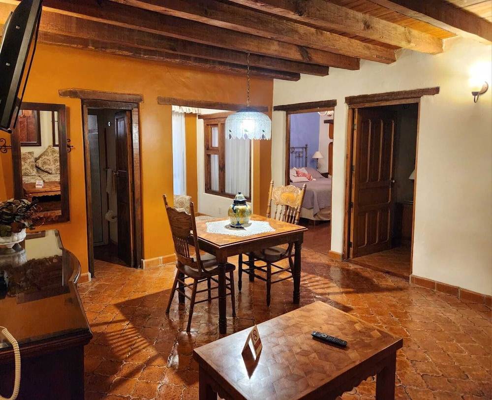 Family Suite - Photo 5