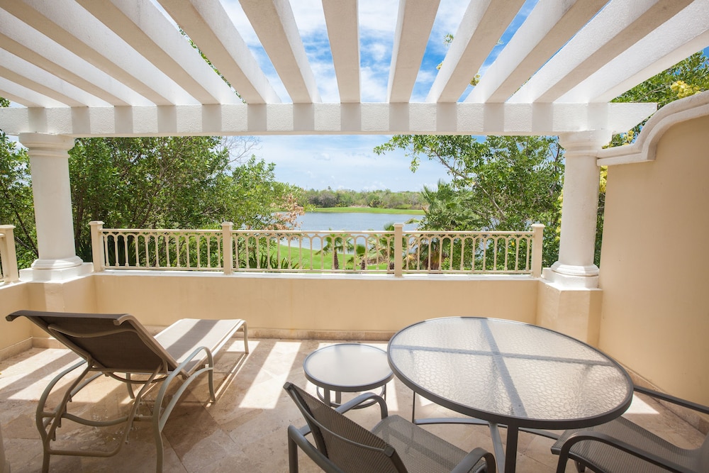 Superior Junior Suite Golf Course View with Golf Cart Included thumbnail 5