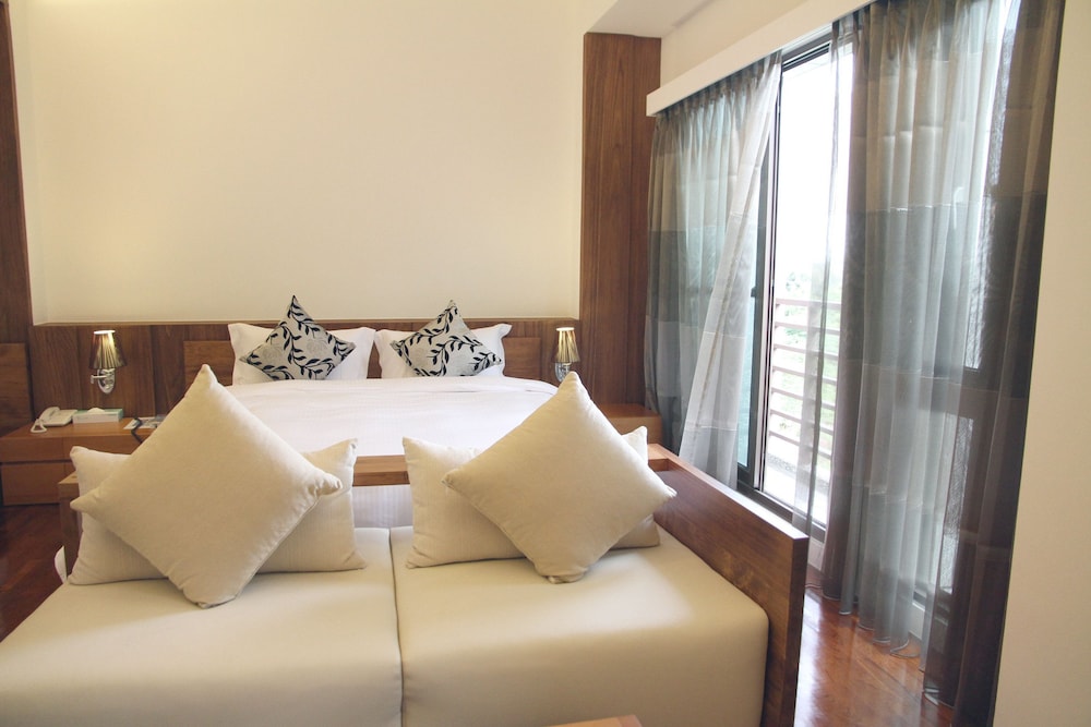 Exclusive Quadruple Room, 1 Bedroom, Bathtub