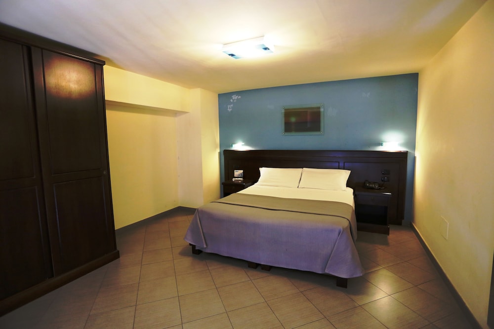 Standard Double Room Single Use photo 1