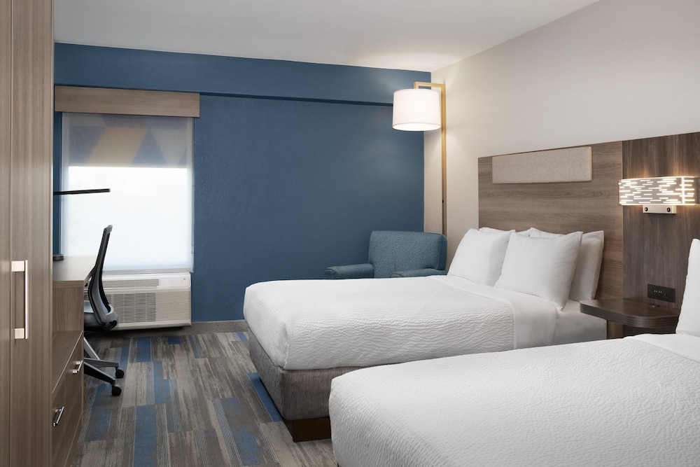 Standard Room, 2 Queen Beds photo 3