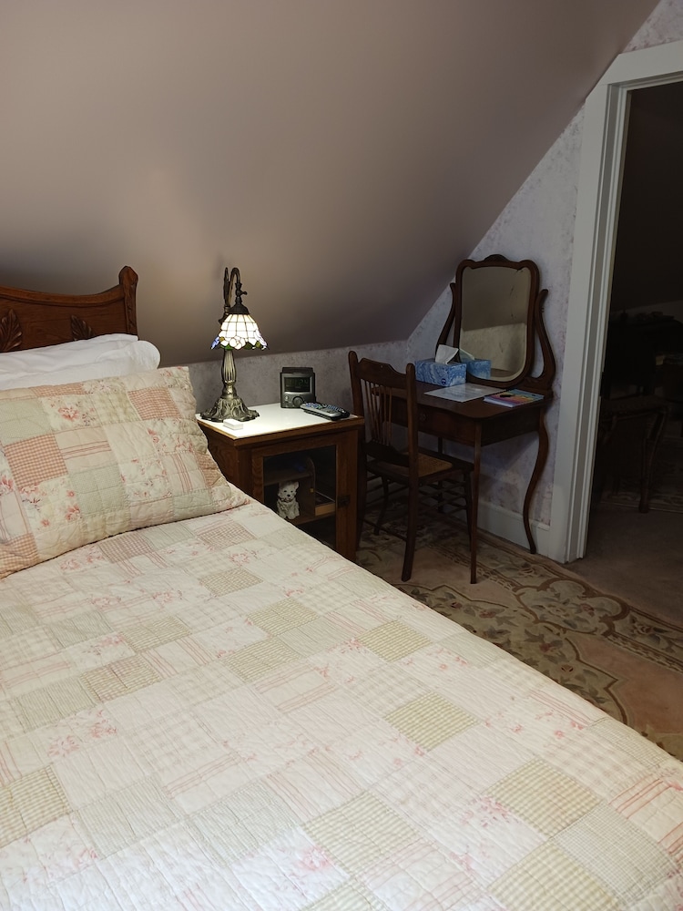 Willie's Hideaway Suite photo 3