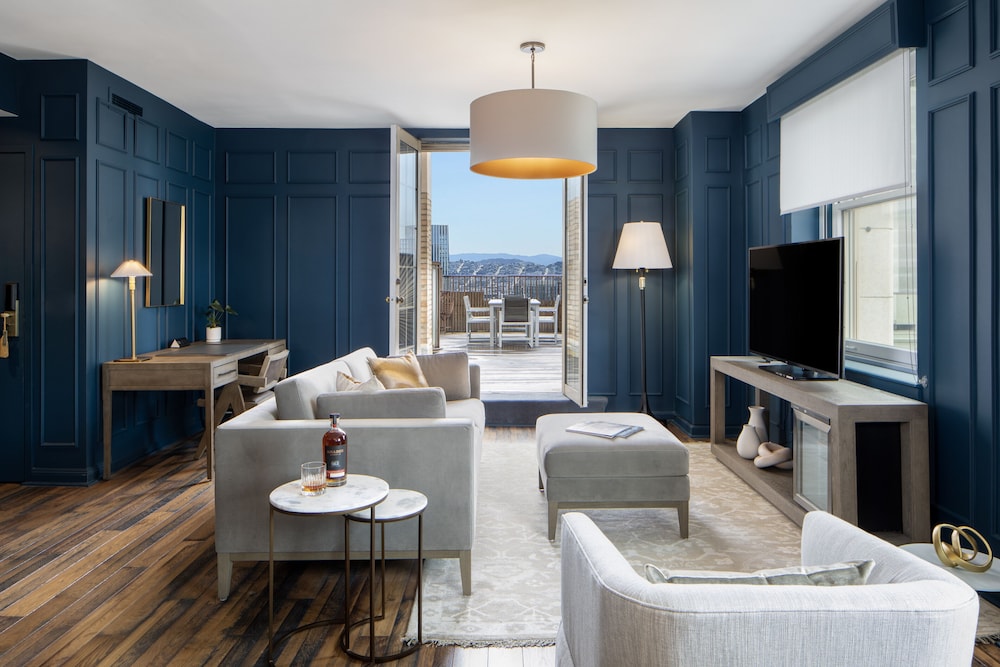 Grand Suite (Beacon) - Photo 3