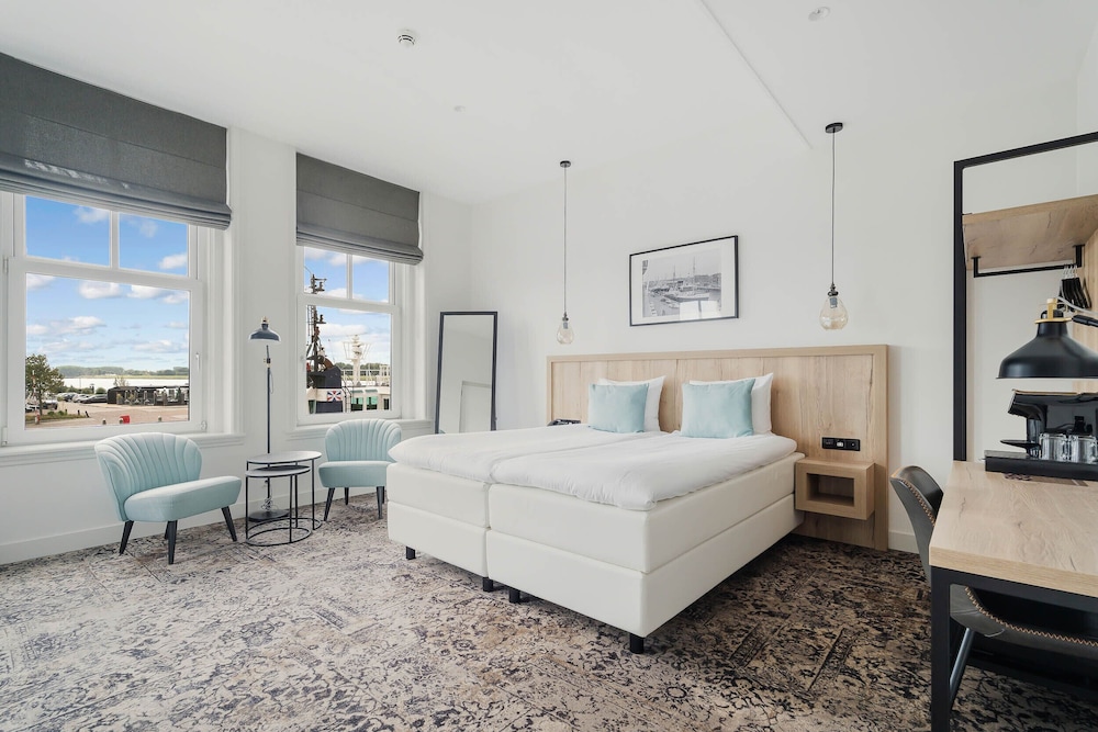 Superior Double Room, 1 King Bed, Bathtub