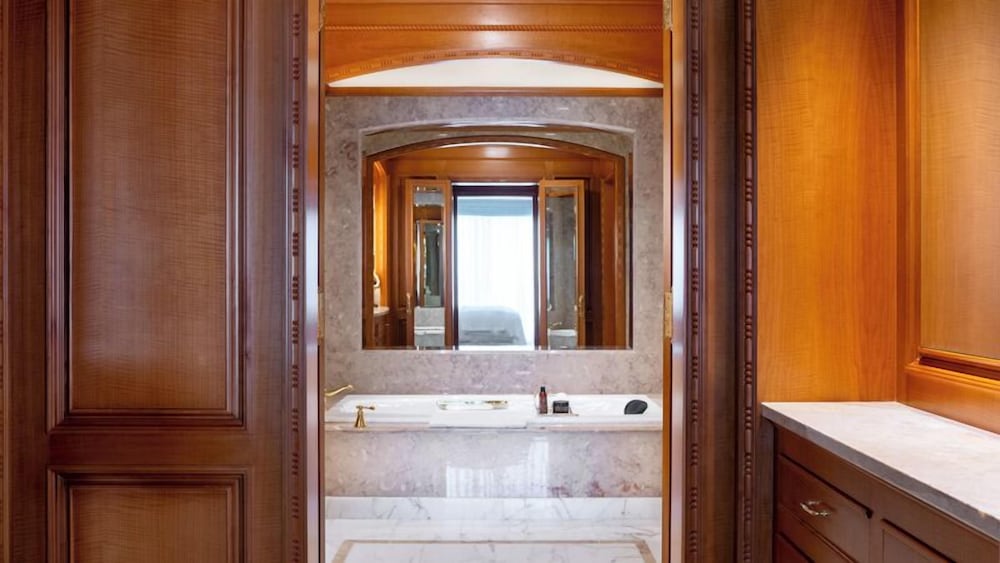 Presidential Suite photo 2