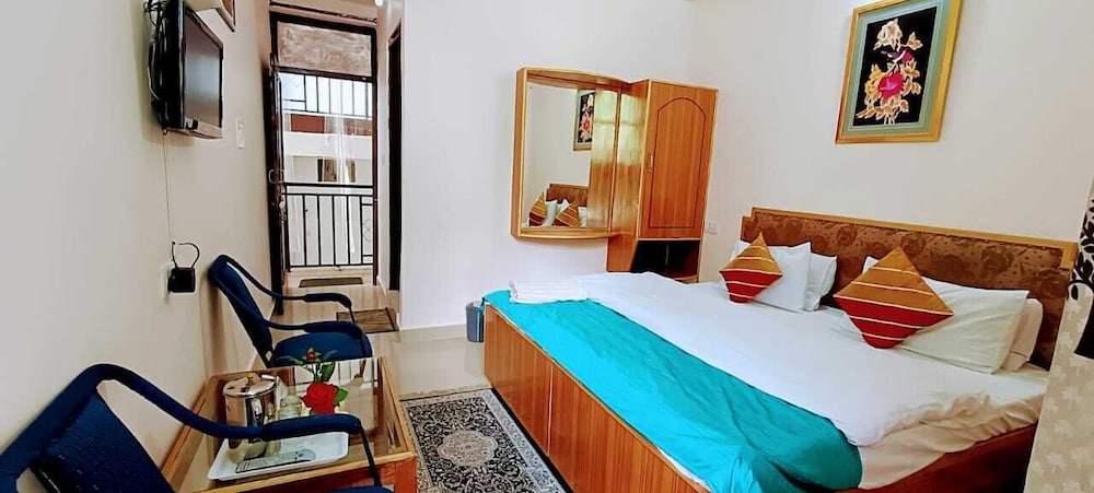 Deluxe Room - Photo 15