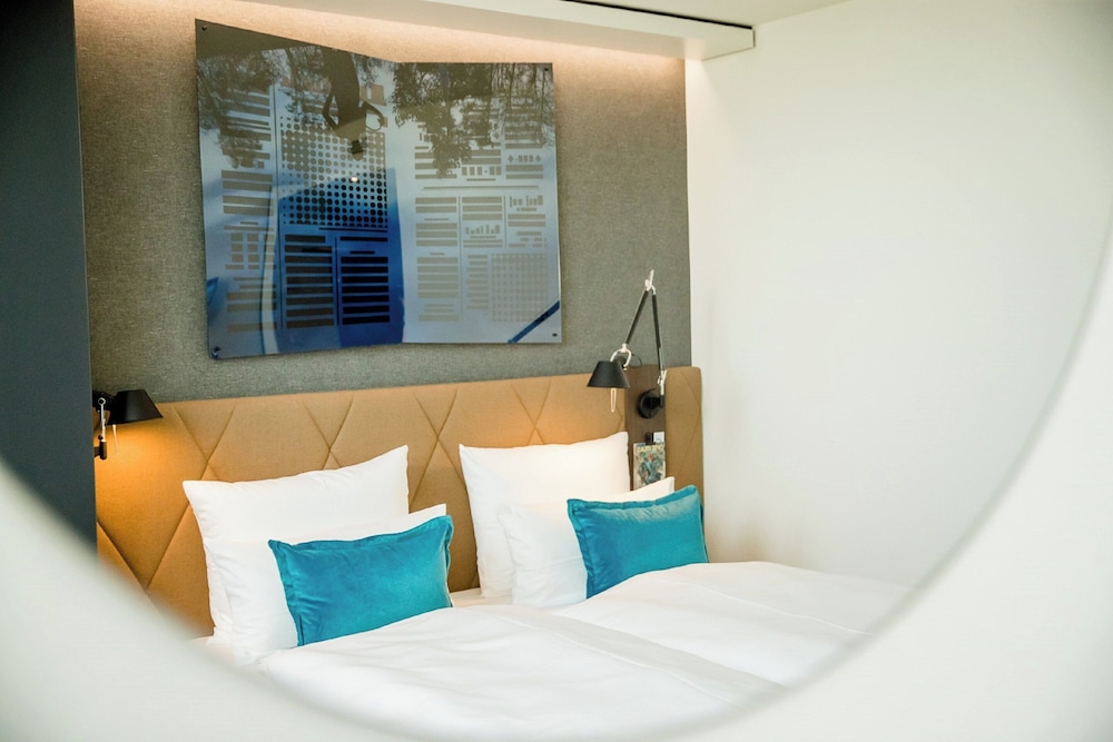 Room (THE ONE)