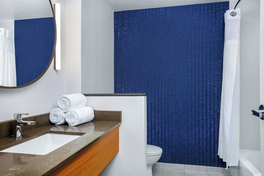 Room, 1 King Bed (Hearing Accessible) - Photo 4