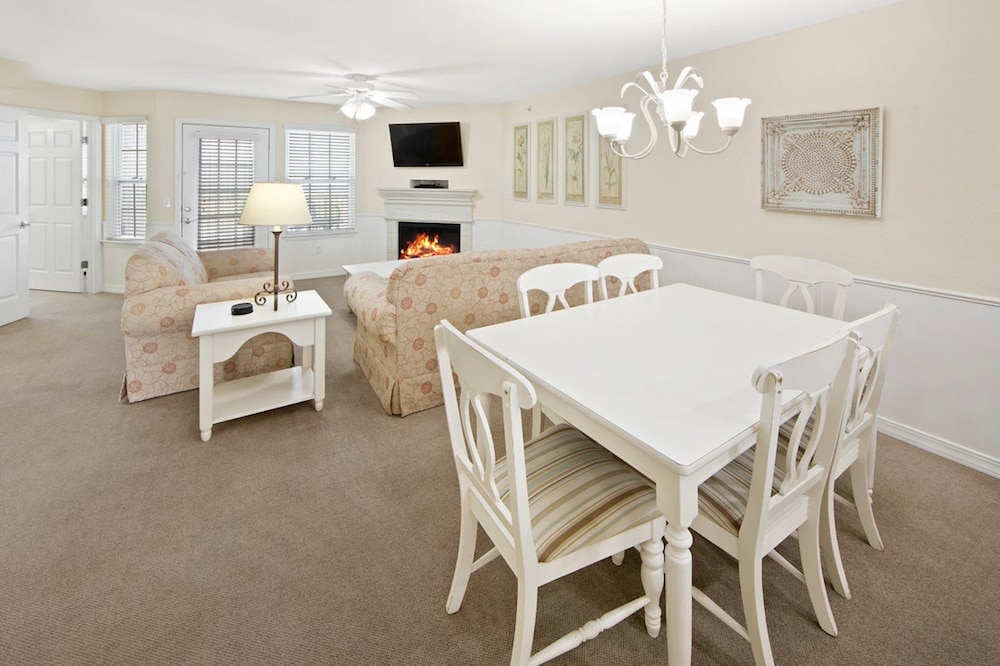 Grand Villa, Multiple Beds photo 2