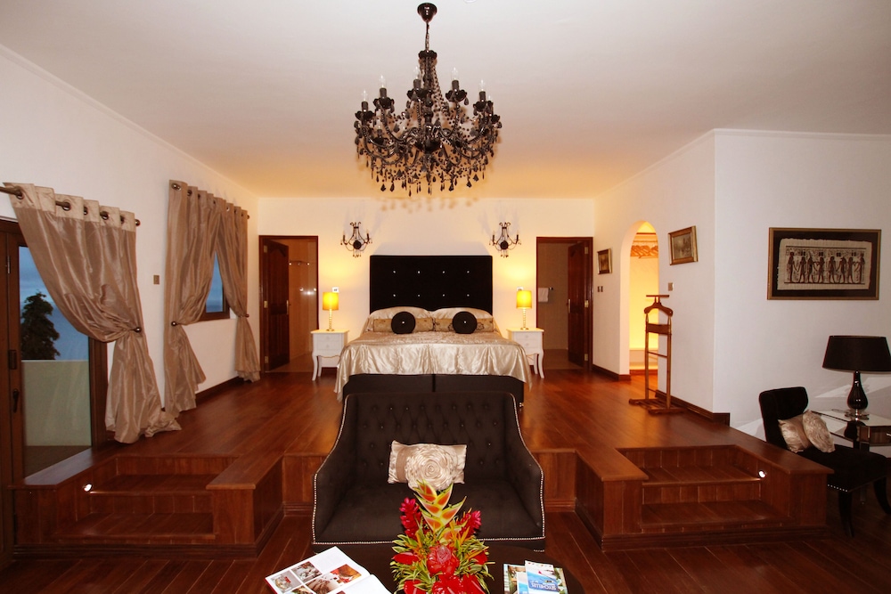 Executive Suite, 1 King Bed (Master)