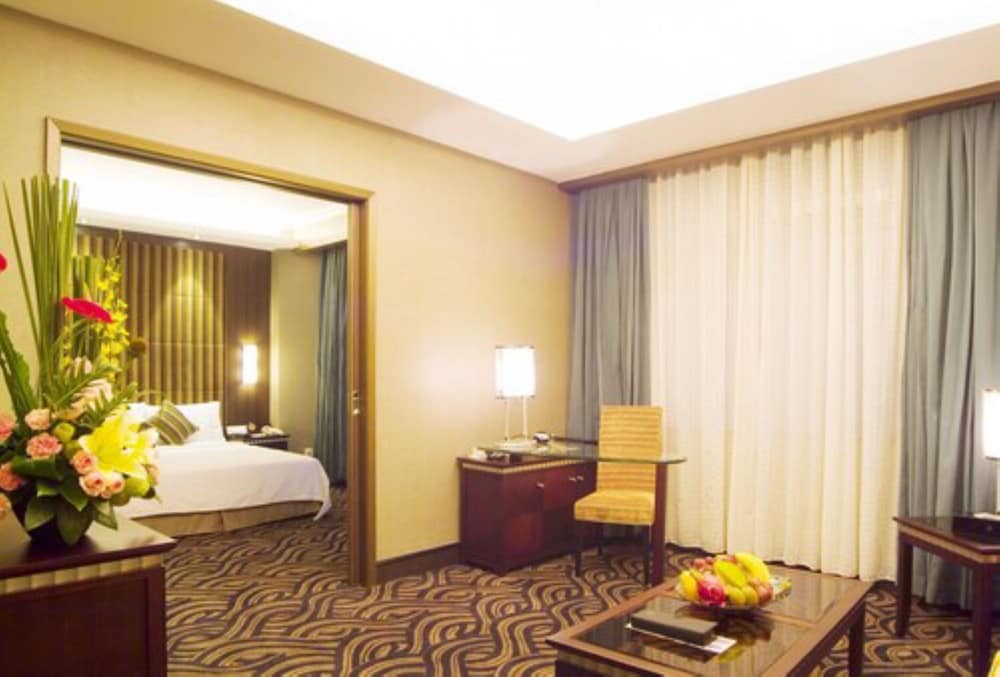 Superior Garden View Suite