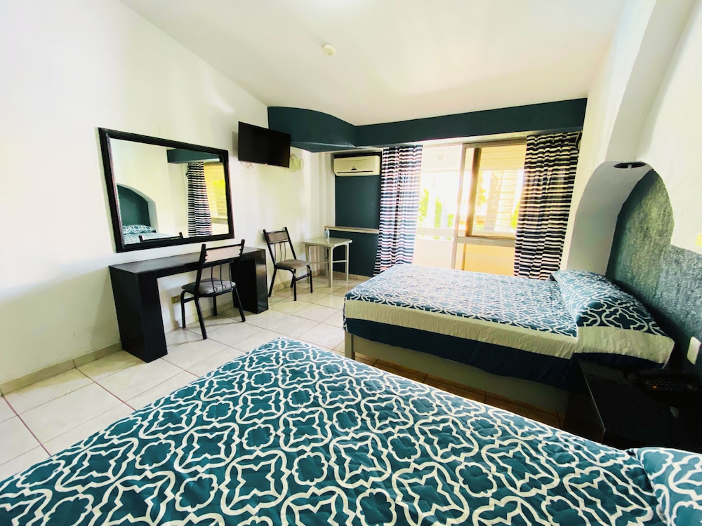 Basic Double Room, 2 Double Beds photo 1