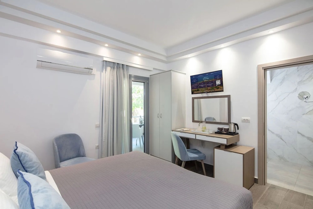 Economy Double Room photo 2