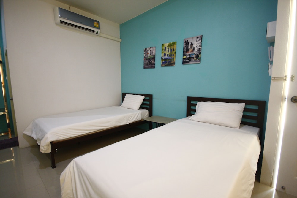 Standard Twin Room photo 2