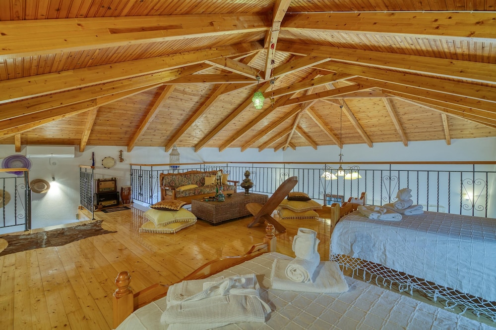 Family Villa, Multiple Bedrooms (Villa John Dimeon Kato Achaia With) photo 2