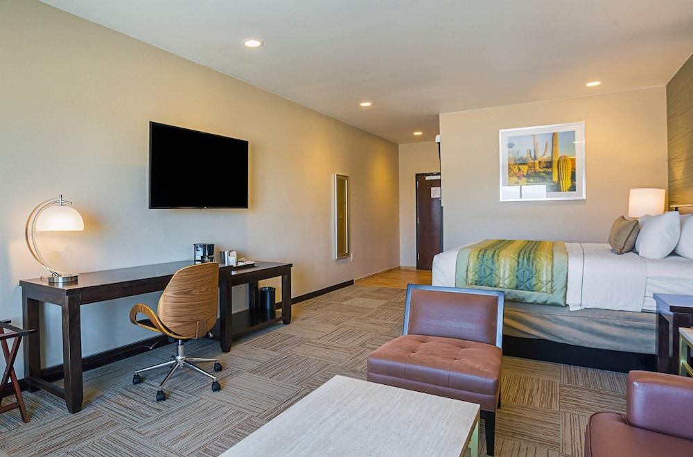 Suite, 1 King Bed with Sofa bed, Accessible, Non Smoking photo 1