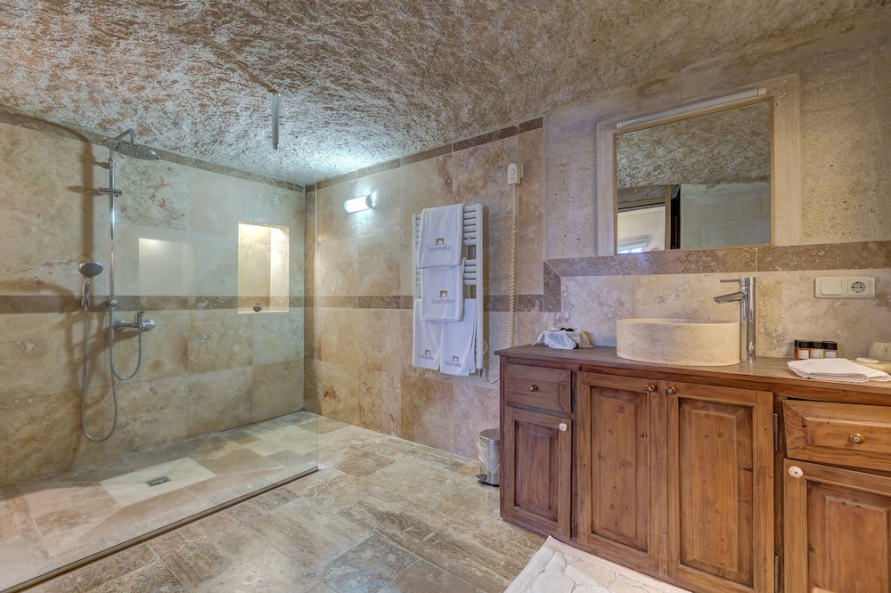 One Room Suit, with Balcony - Photo 8