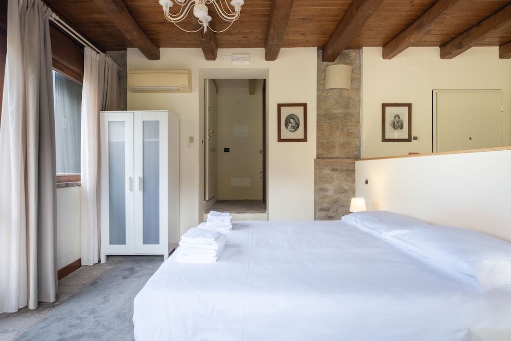 Superior Double or Twin Room photo 3