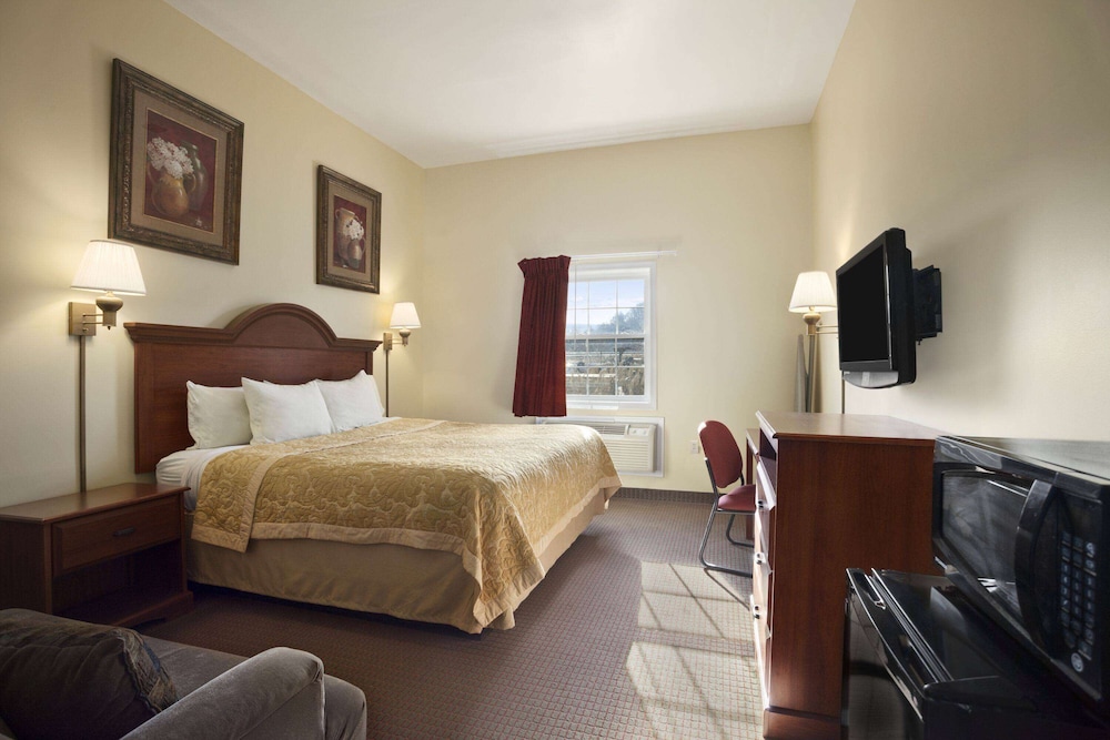 Standard Room, 1 King Bed - Photo 5