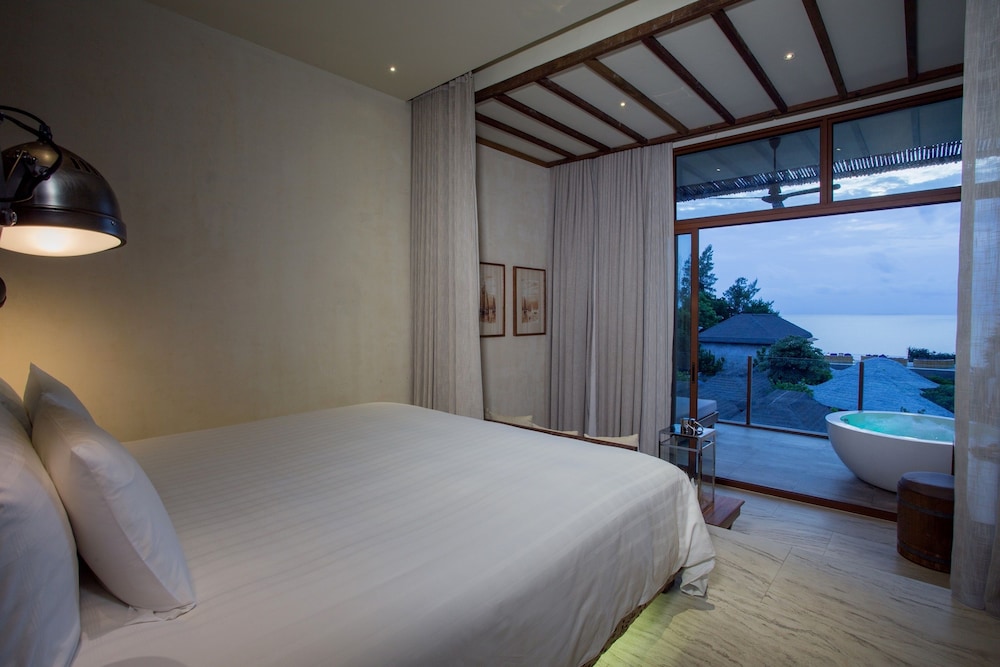 Deluxe Seaview Jacuzzi (24 Hours Use of Room) photo 3