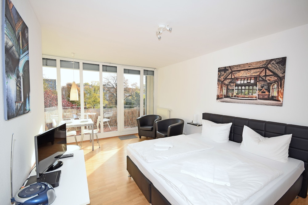 Parkview Azure Apartment -Veteranenstrasse 10c photo 3