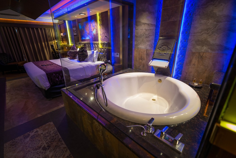 Aqua Suite - Photo 4