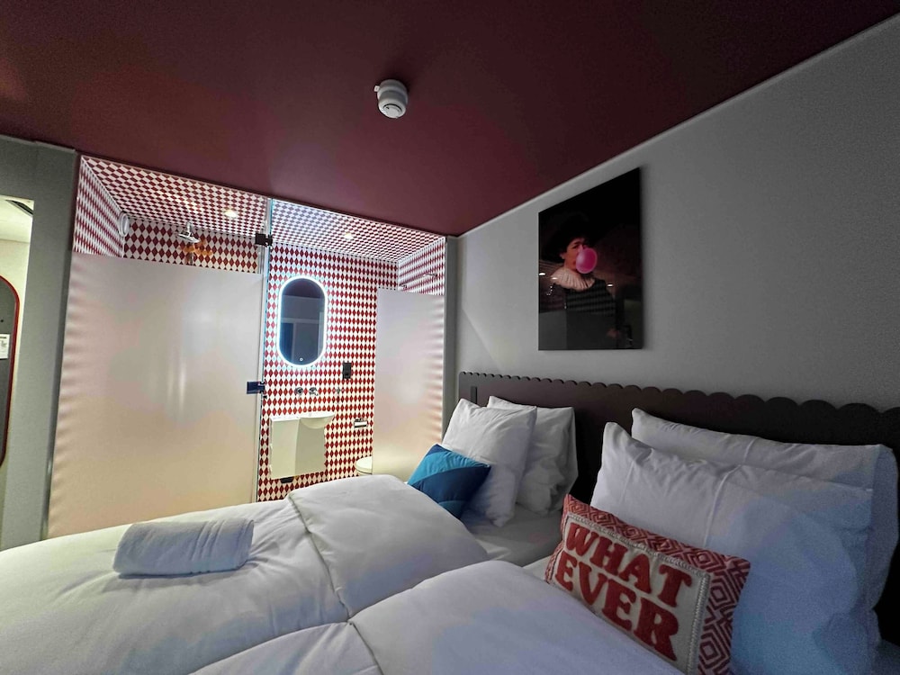 Deluxe twin / double room