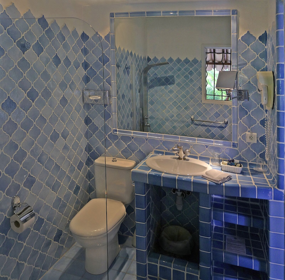 Superior Twin Room, Ensuite (CDS) photo 2
