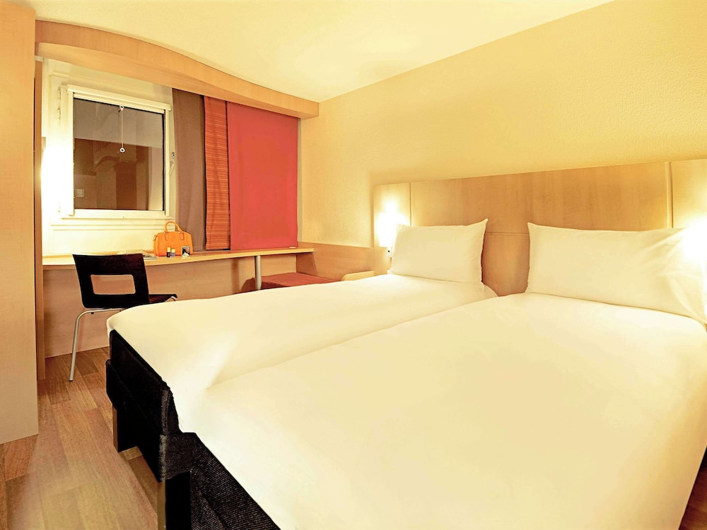 Standard Room, 2 Twin Beds - Photo 5