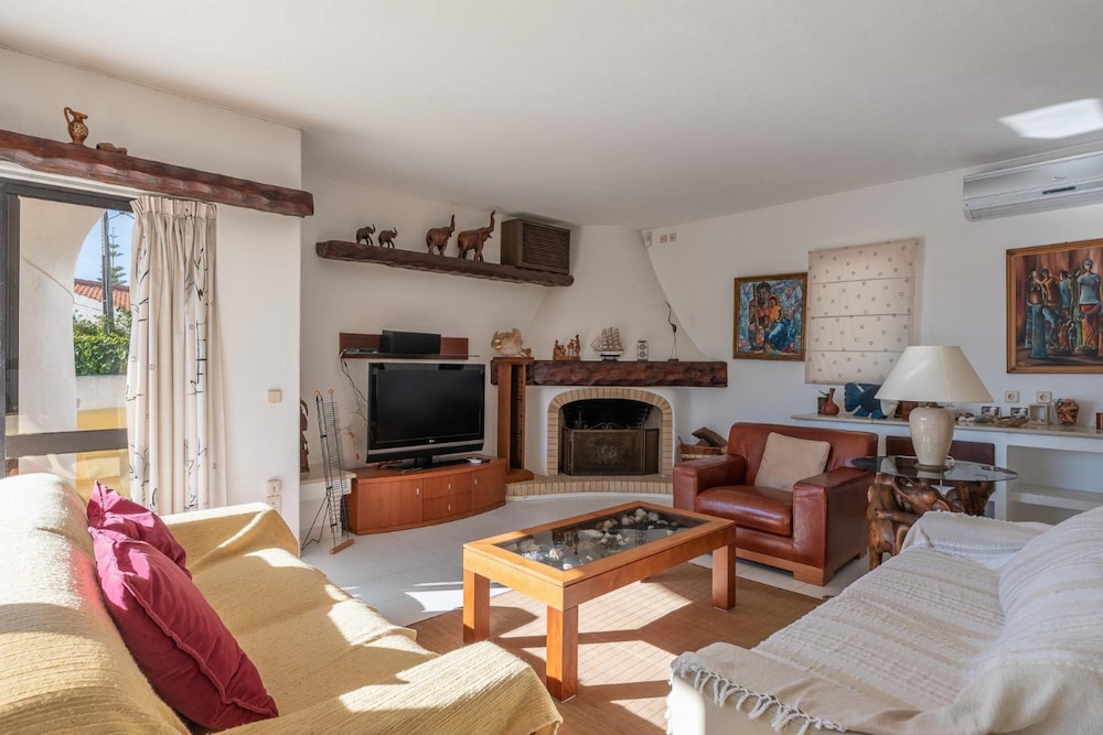 Villa photo 1