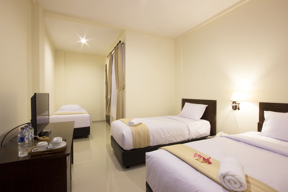 Superior Corner "Free One Way Airport Transfer" photo 2