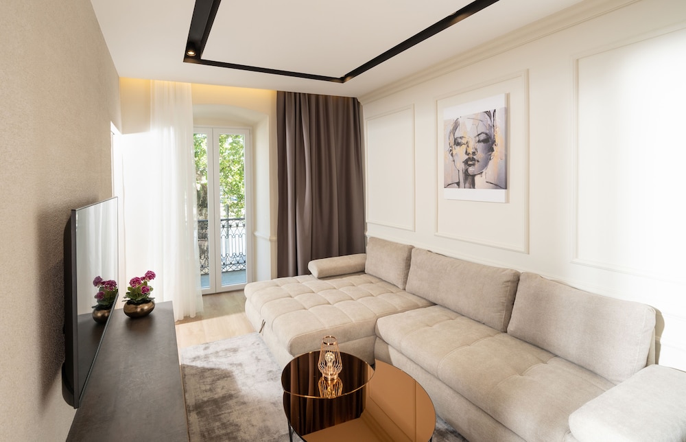 Premium Apartment