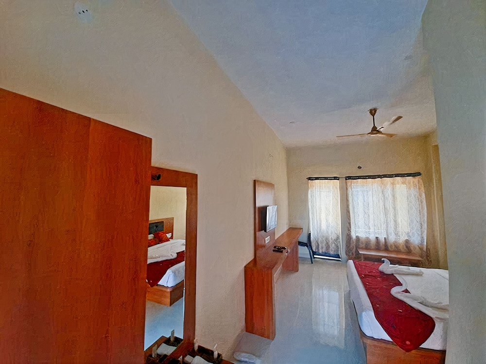 Deluxe Room - Photo 18