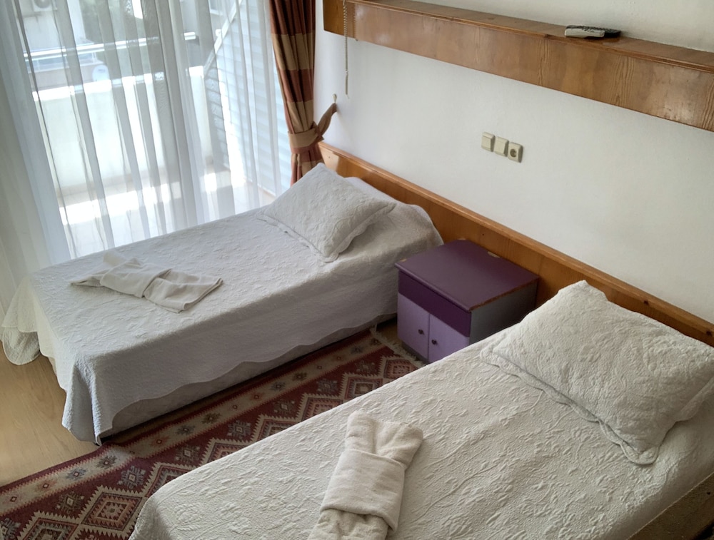 Standard Twin Room photo 2