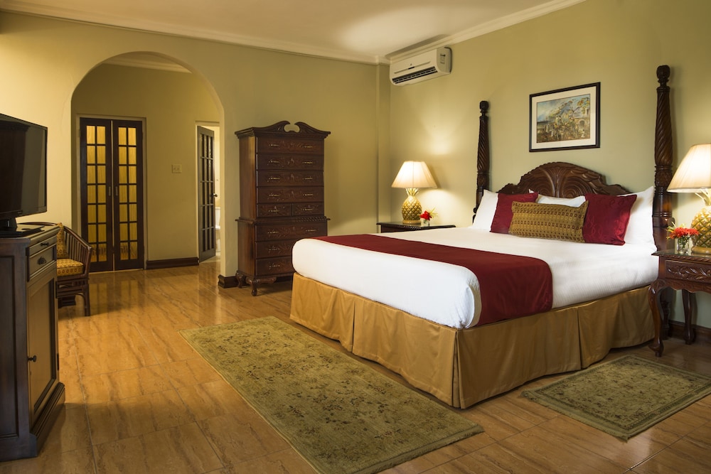 Suite, 1 King Bed, Balcony, Ocean View