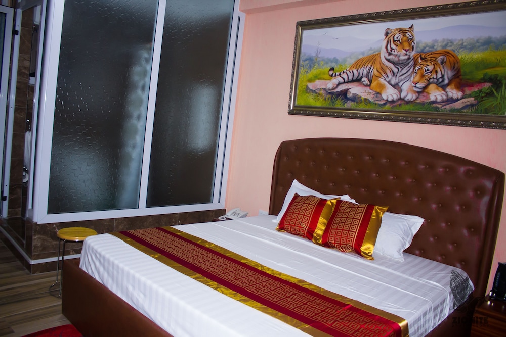 Standard Room, Non Smoking - Photo 2